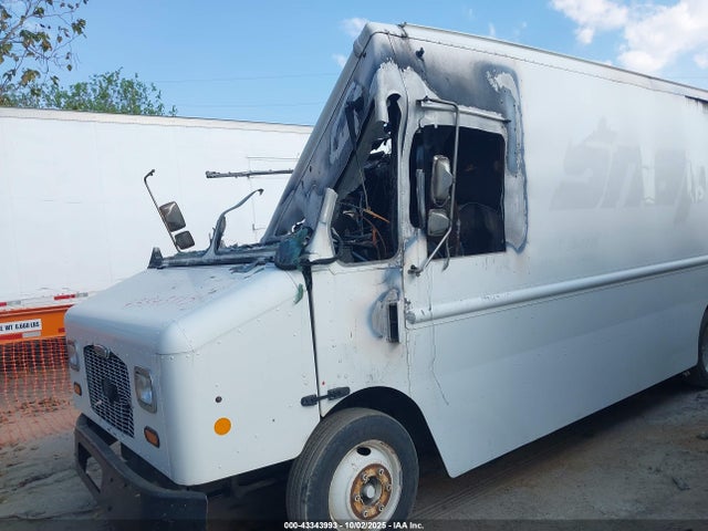 43343993 :رقم المزاد ، 4UZAAPDU8DCBS0543 vin ، 2013 Freightliner Chassis M Line Walk-in Van مزاد بيع