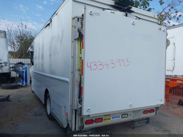 43343993 :رقم المزاد ، 4UZAAPDU8DCBS0543 vin ، 2013 Freightliner Chassis M Line Walk-in Van مزاد بيع