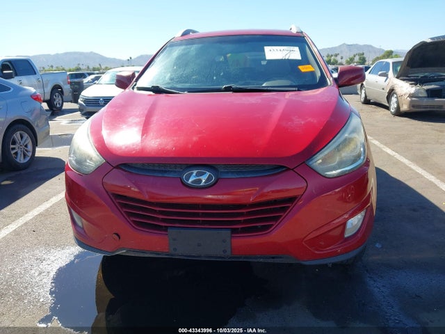 KM8JUCAG1FU099527 Hyundai TUCSON SE