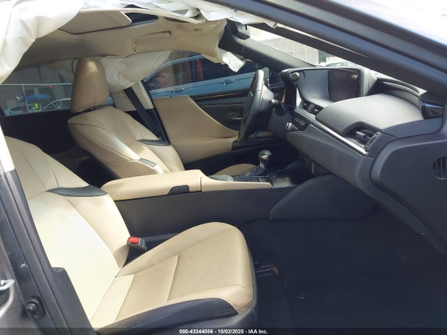 Lexus a25a-fxs, 3nm 2021 58ADA1C11MU008541 Image 5