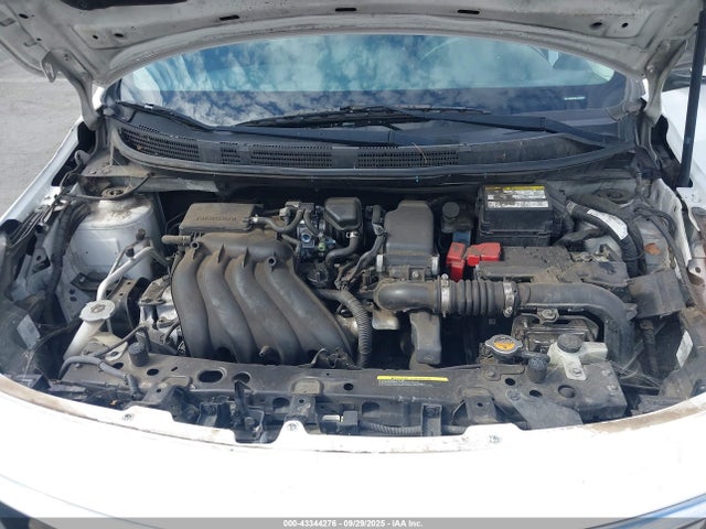 3N1CN7AP8GL850980 Nissan 2016