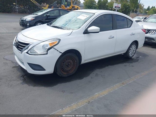 3N1CN7AP8GL850980 Nissan 2016