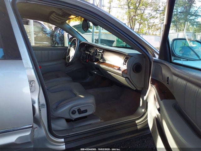 43344389 :رقم المزاد ، 1G4CW54K044163570 vin ، 2004 Buick Park Avenue مزاد بيع