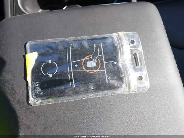 2026 TESLA MODEL Y 7SAYGDED5TF424669 Photo 10