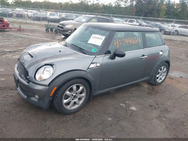 2010 MINI COOPER S WMWMF7C50ATZ69679 Photo 1