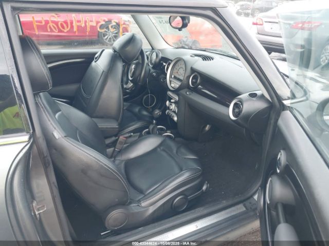 2010 MINI COOPER S WMWMF7C50ATZ69679 Photo 4