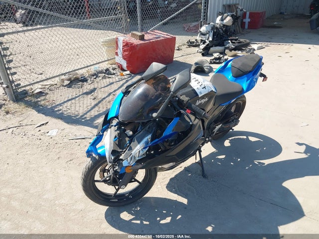Kawasaki Ninja 400 2018 JKAEXKH14JDA05753 Image 2