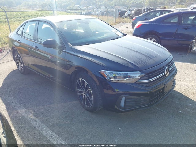 Auction sale of the 2022 Volkswagen Jetta 1.5t Sport, vin: 3VWBM7BUXNM032932, lot number: 43344893