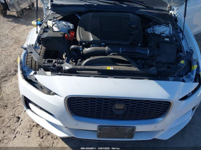 2020 JAGUAR XE SAJAJ4FX5LCP60054 Photo 9