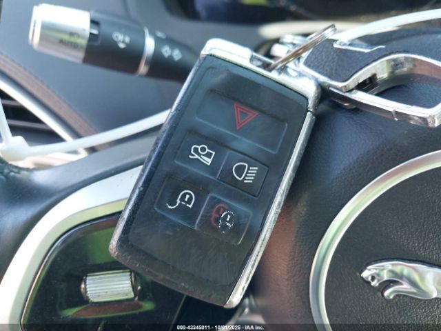 2020 JAGUAR XE SAJAJ4FX5LCP60054 Photo 10