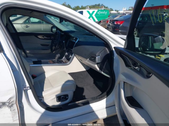 2020 JAGUAR XE SAJAJ4FX5LCP60054 Photo 4