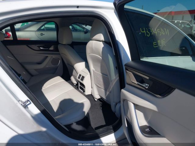 2020 JAGUAR XE SAJAJ4FX5LCP60054 Photo 7