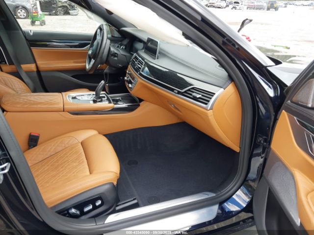 2022 BMW 750 WBA7U2C02NCG91323 Photo 4