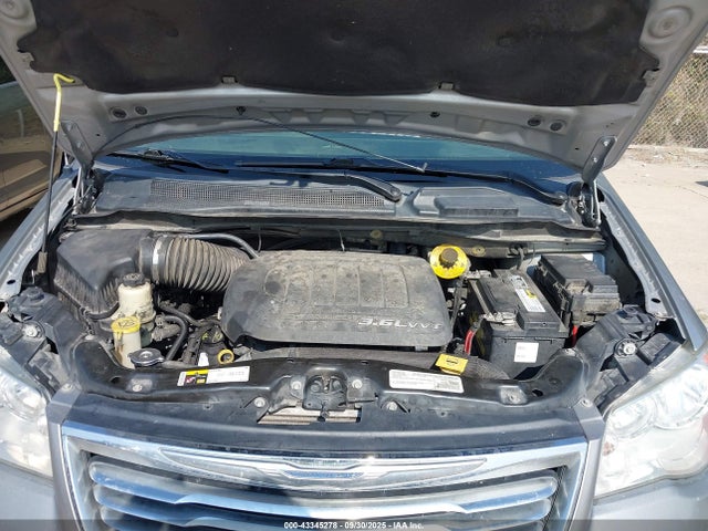 2C4RC1BG1GR296564 Chrysler Town and Country