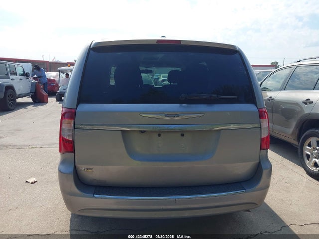 2C4RC1BG1GR296564 Chrysler Town and Country