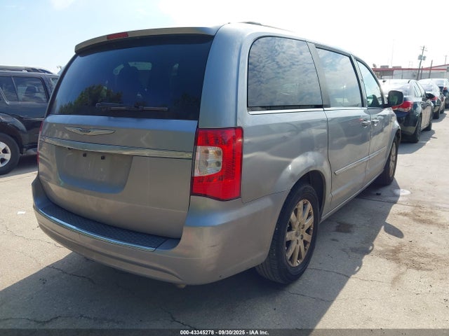 2C4RC1BG1GR296564 Chrysler Town and Country