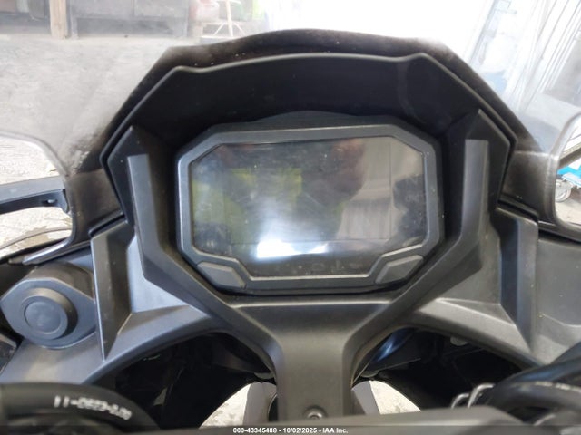 Kawasaki Ex650 R 2023 ML5EXER18PDA90539 Image 7