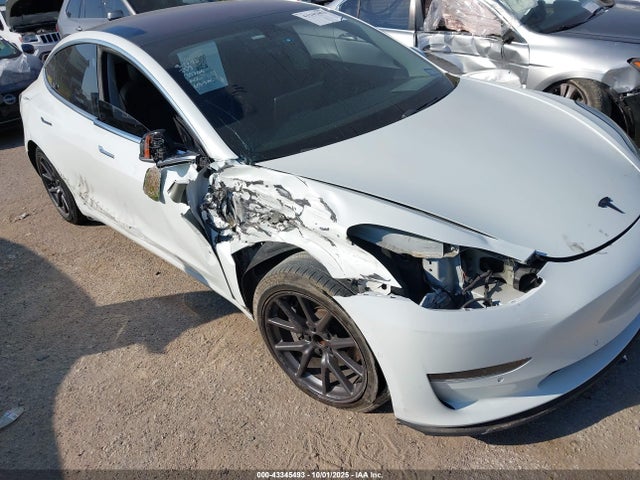 2018 TESLA MODEL 3 5YJ3E1EA8JF035250 Photo 5