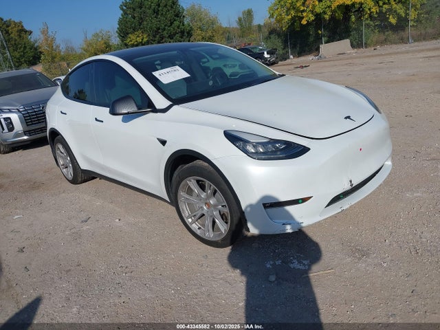 2021 TESLA MODEL Y 5YJYGDEE6MF139180 Photo 0