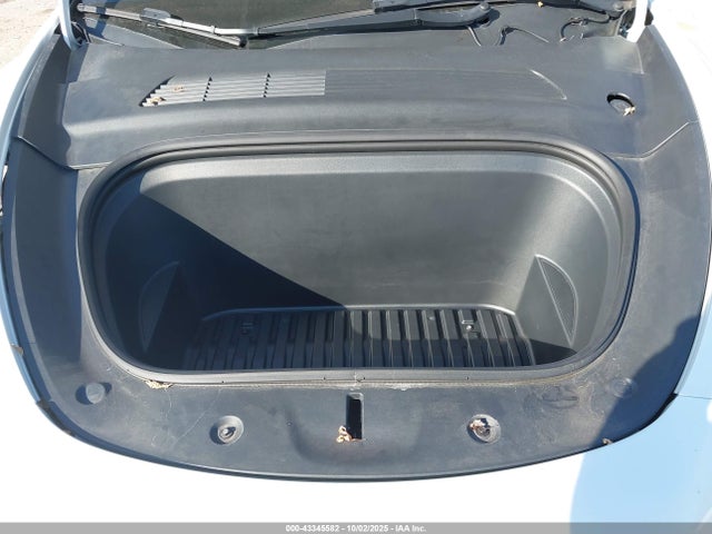 2021 TESLA MODEL Y 5YJYGDEE6MF139180 Photo 9