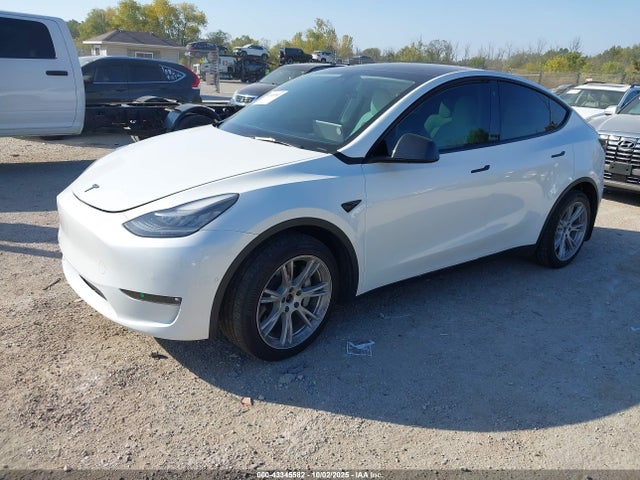 2021 TESLA MODEL Y 5YJYGDEE6MF139180 Photo 1