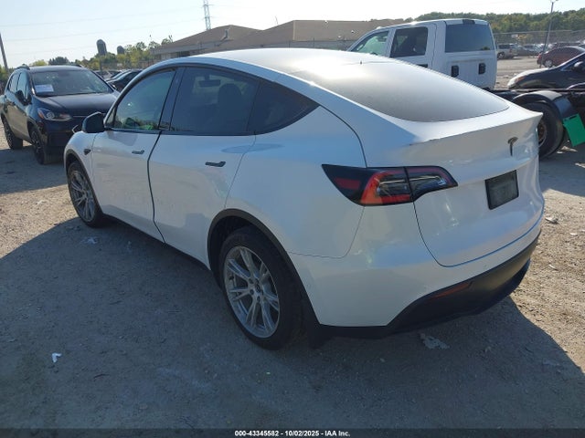 2021 TESLA MODEL Y 5YJYGDEE6MF139180 Photo 2