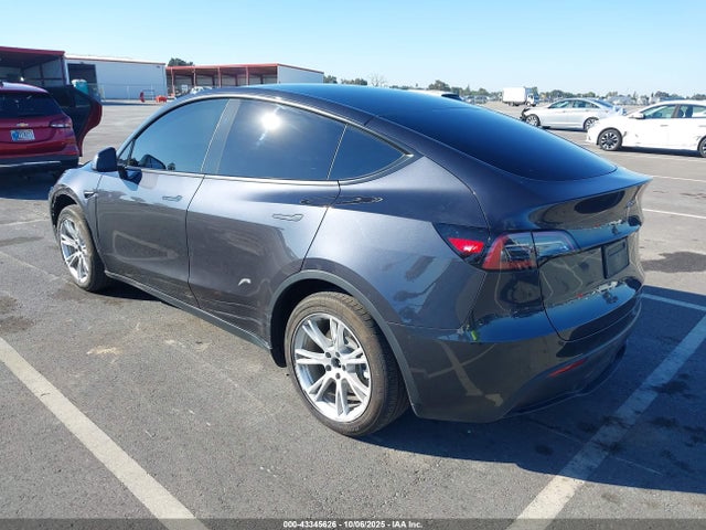 2024 TESLA MODEL Y 7SAYGDED7RF097801 Photo 2