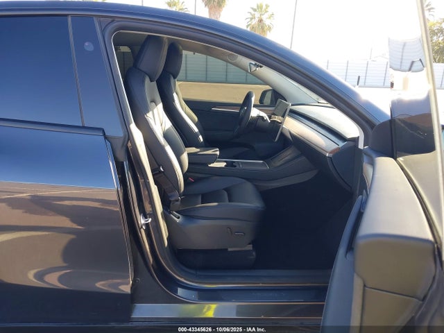 2024 TESLA MODEL Y 7SAYGDED7RF097801 Photo 4