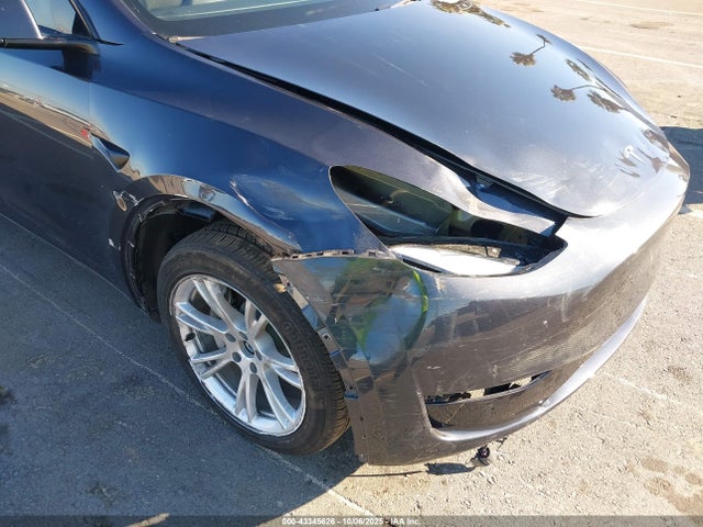 2024 TESLA MODEL Y 7SAYGDED7RF097801 Photo 5