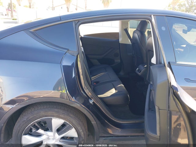 2024 TESLA MODEL Y 7SAYGDED7RF097801 Photo 7