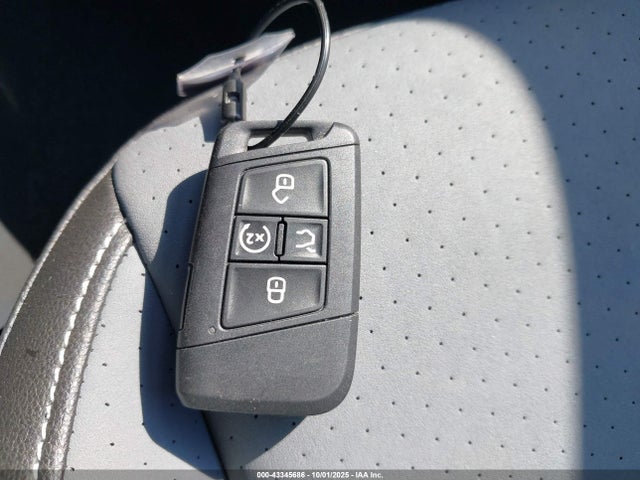 3VW7X7BU1SM064354 Volkswagen tsi