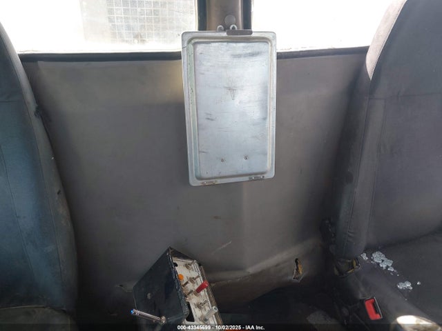 Продажа на аукционе авто 2004 Freightliner Medium Conventional Fl112, vin: 1FVHBGAN64HM17599, номер лота: 43345699
