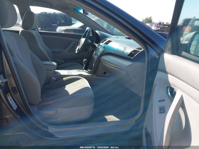 2011 Toyota Camry Le მანქანა იყიდება აუქციონზე, vin: 4T1BF3EK6BU724852, აუქციონის ნომერი: 43345716