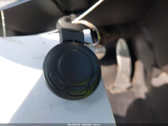 2010 MINI COOPER S CLUBMAN WMWMM3C51ATZ33272 Photo 10