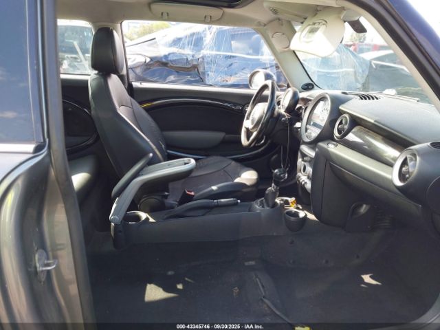 2010 MINI COOPER S CLUBMAN WMWMM3C51ATZ33272 Photo 4
