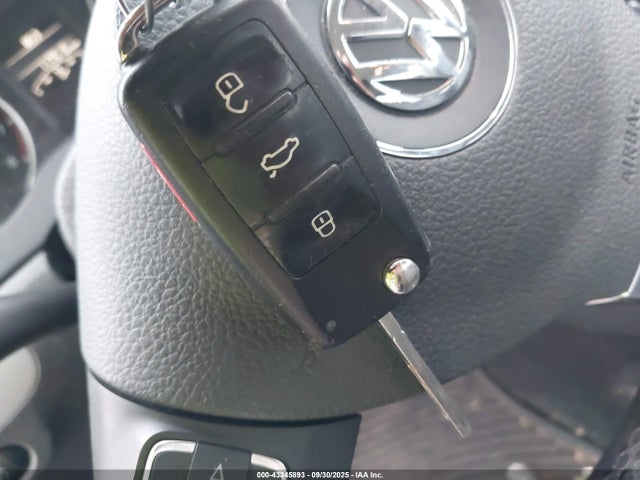 3VWD07AJ9EM214052 Volkswagen Jetta