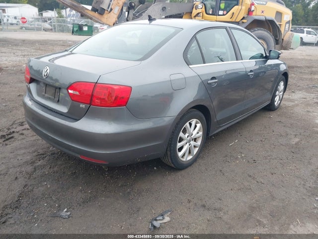 3VWD07AJ9EM214052 Volkswagen Jetta