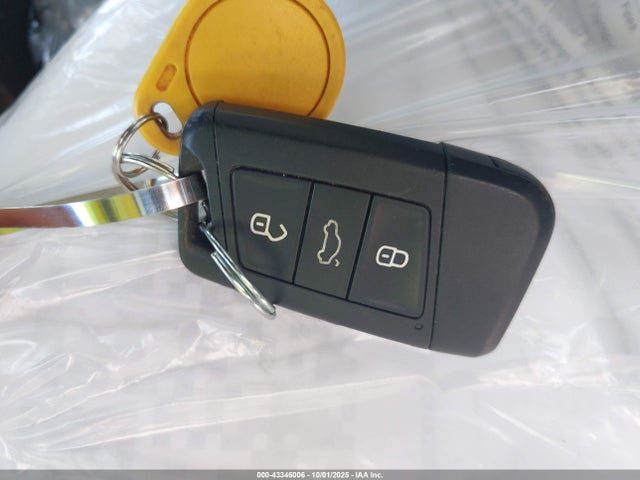 Volkswagen 1.4 tsi 2019 3VWC57BU1KM220221 Image 11
