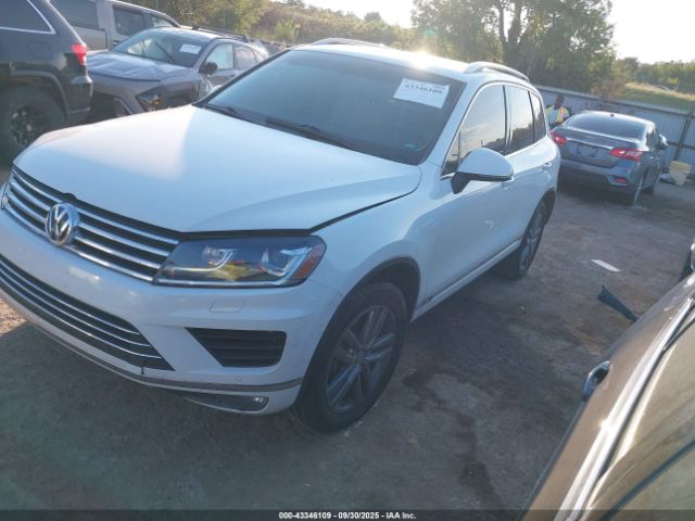 2015 VOLKSWAGEN TOUAREG WVGEF9BP0FD002900 Photo 1