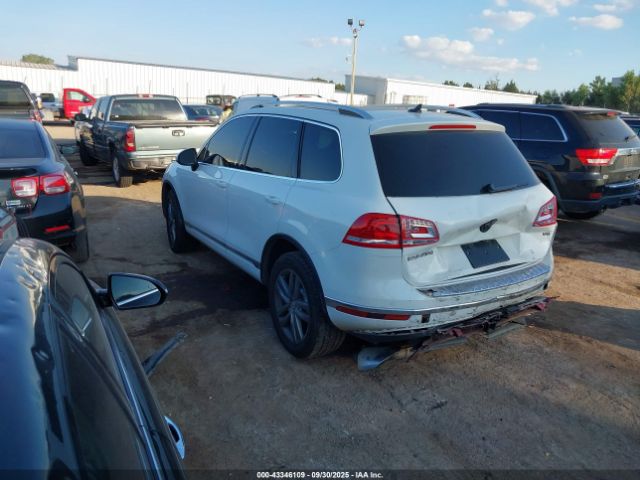 2015 VOLKSWAGEN TOUAREG WVGEF9BP0FD002900 Photo 2