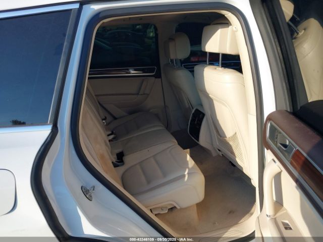 2015 VOLKSWAGEN TOUAREG WVGEF9BP0FD002900 Photo 7