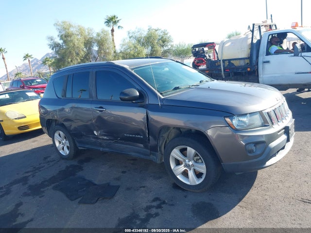 Jeep 2015 2015 1C4NJDBB4FD282749 Image 12