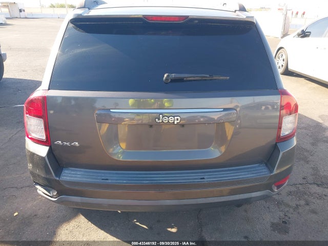 Jeep 2015 2015 1C4NJDBB4FD282749 Image 13