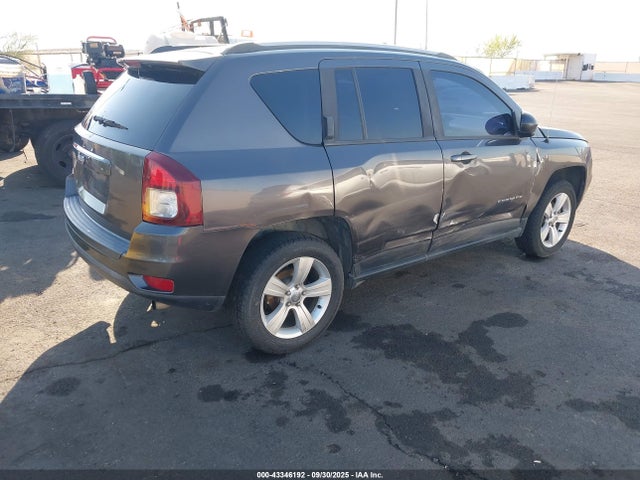 Jeep 2015 2015 1C4NJDBB4FD282749 Image 4