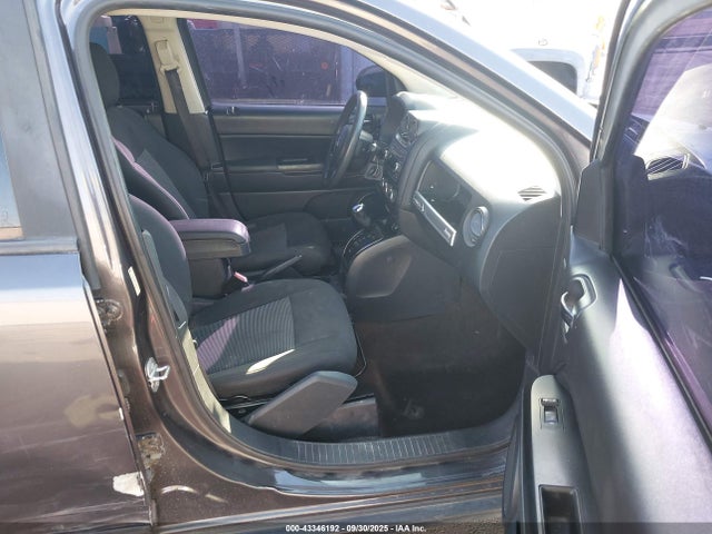 Jeep 2015 2015 1C4NJDBB4FD282749 Image 5