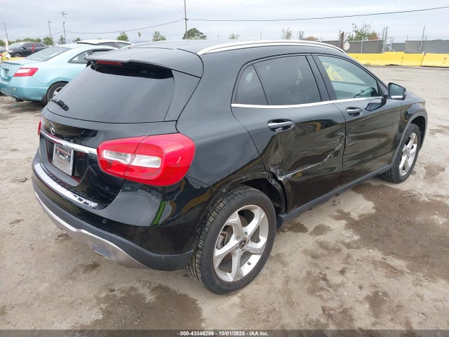 Mercedes-Benz m270 2018 WDCTG4EB4JJ458589 Image 4