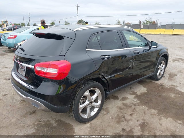 Mercedes-Benz m270 2018 WDCTG4EB4JJ458589 Image 6