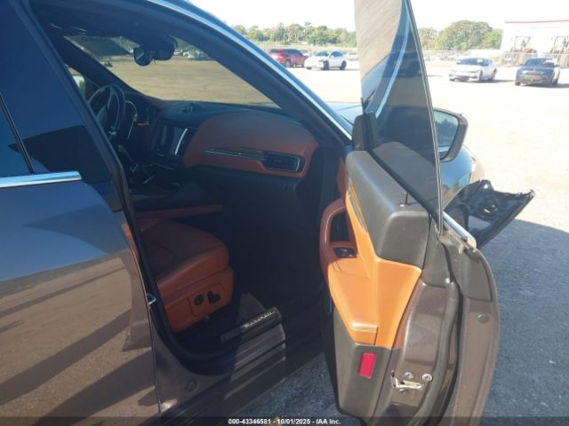 2018 MASERATI LEVANTE ZN661XUL6JX259846 Photo 4