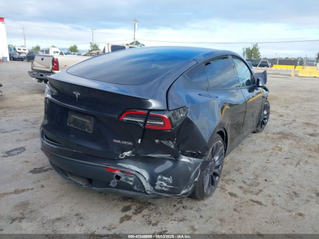2024 TESLA MODEL Y 7SAYGDEF9RF050481 Photo 3