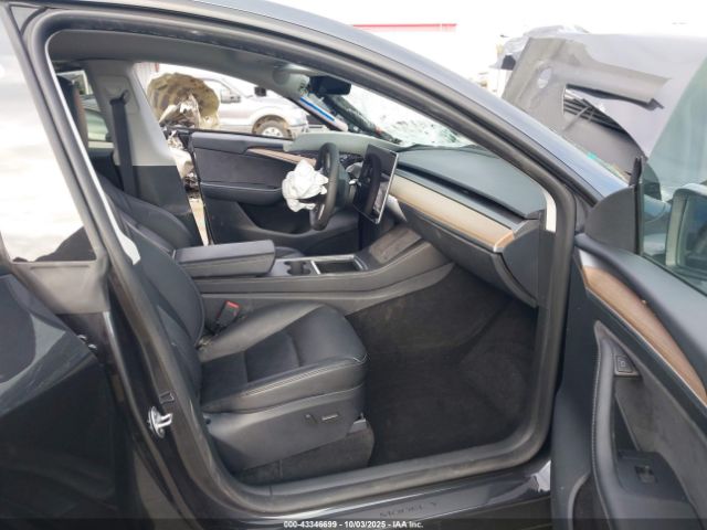 2024 TESLA MODEL Y 7SAYGDEF9RF050481 Photo 4